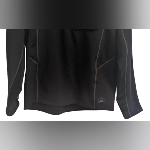 EUC REI black 1/2 zip front left vertical zip pocket with earphone hole pullover - Picture 6 of 16